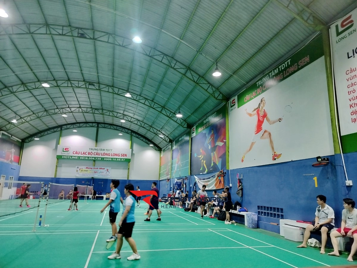 Sân cầu lông Long Sen