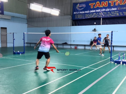 Sân cầu lông Quốc Tùng