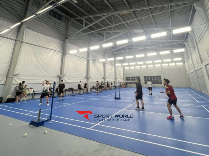 Sân cầu lông Phong Vũ