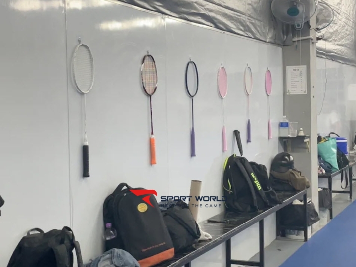 Sân cầu lông Phong Vũ