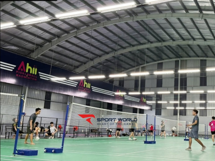 Sân cầu lông Badminton UTE