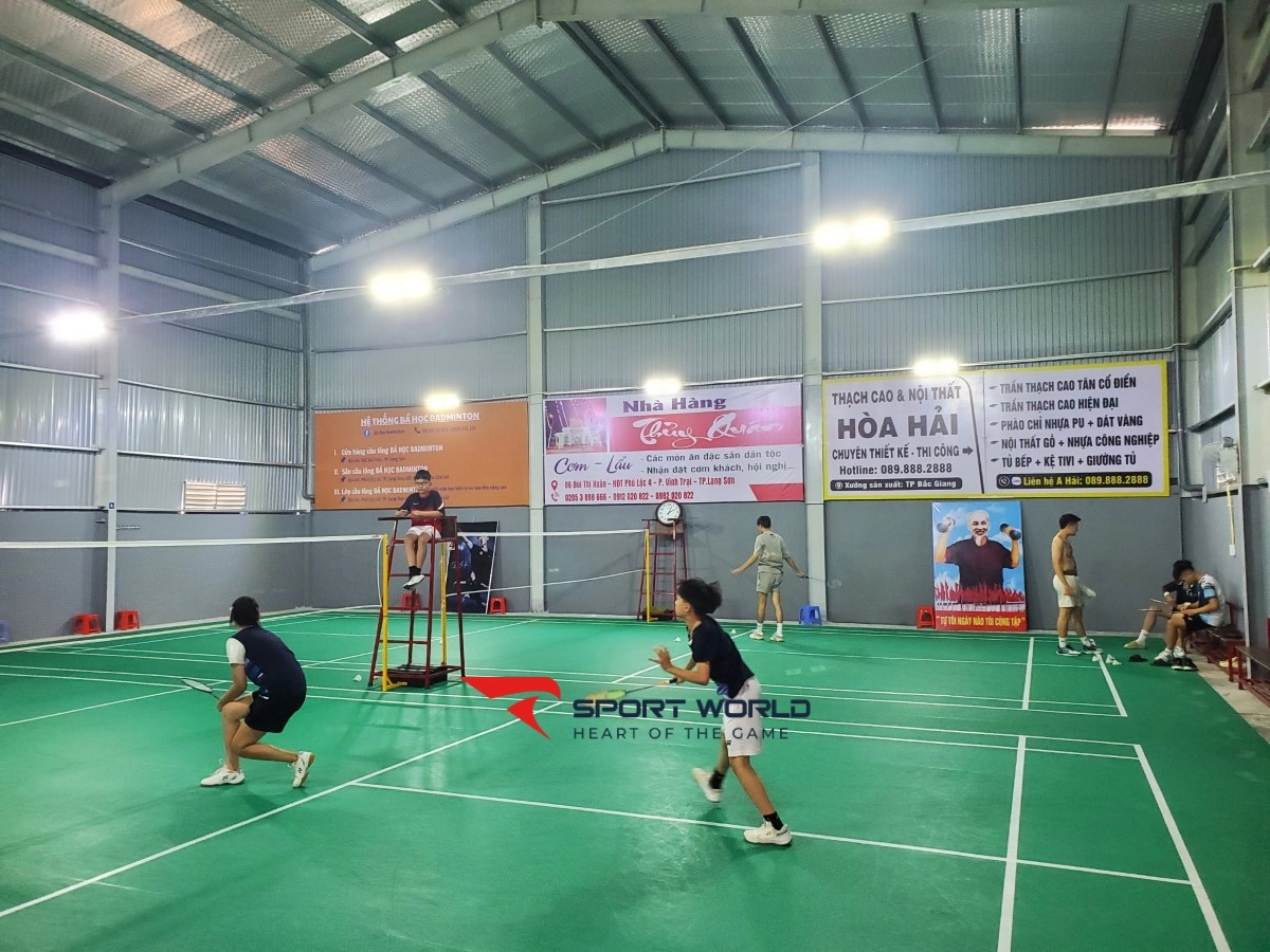 Sân Cầu Lông Bá Học Badminton