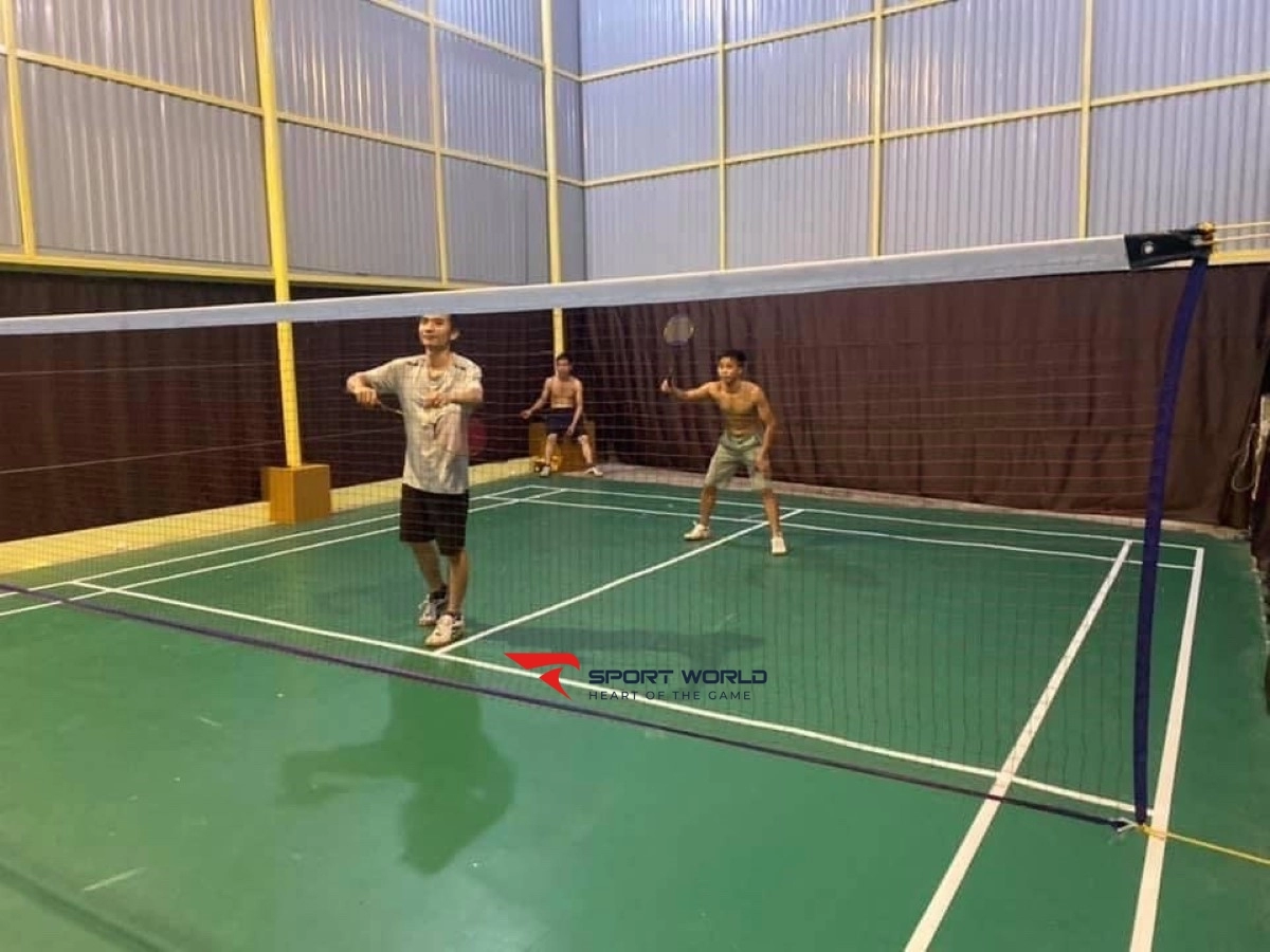 Sân cầu lông Hồng Tiến