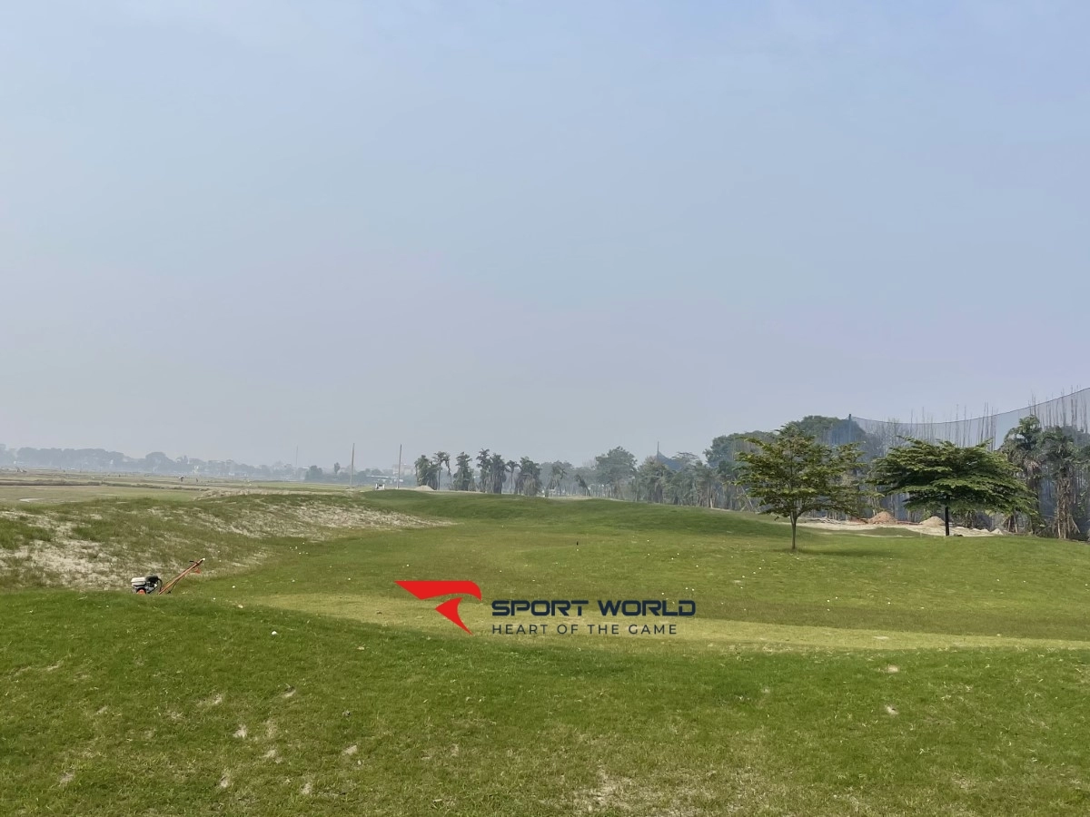 Sân Tập Golf Ngựa Trắng