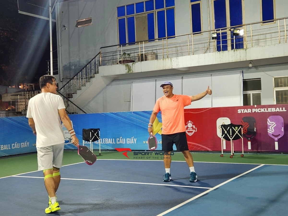 CLB Pickleball Nhà Thi Đấu Cầu Giấy