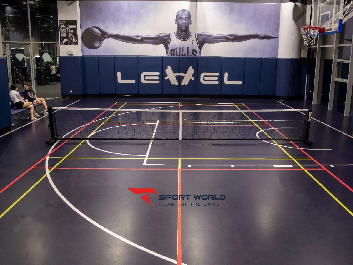 LEVEL PICKLEBALL & BADMINTON