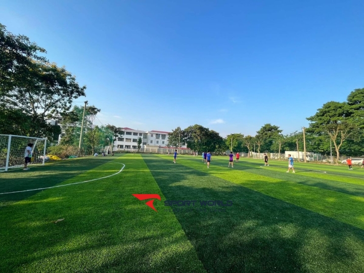 Sân bóng Thanh Trì