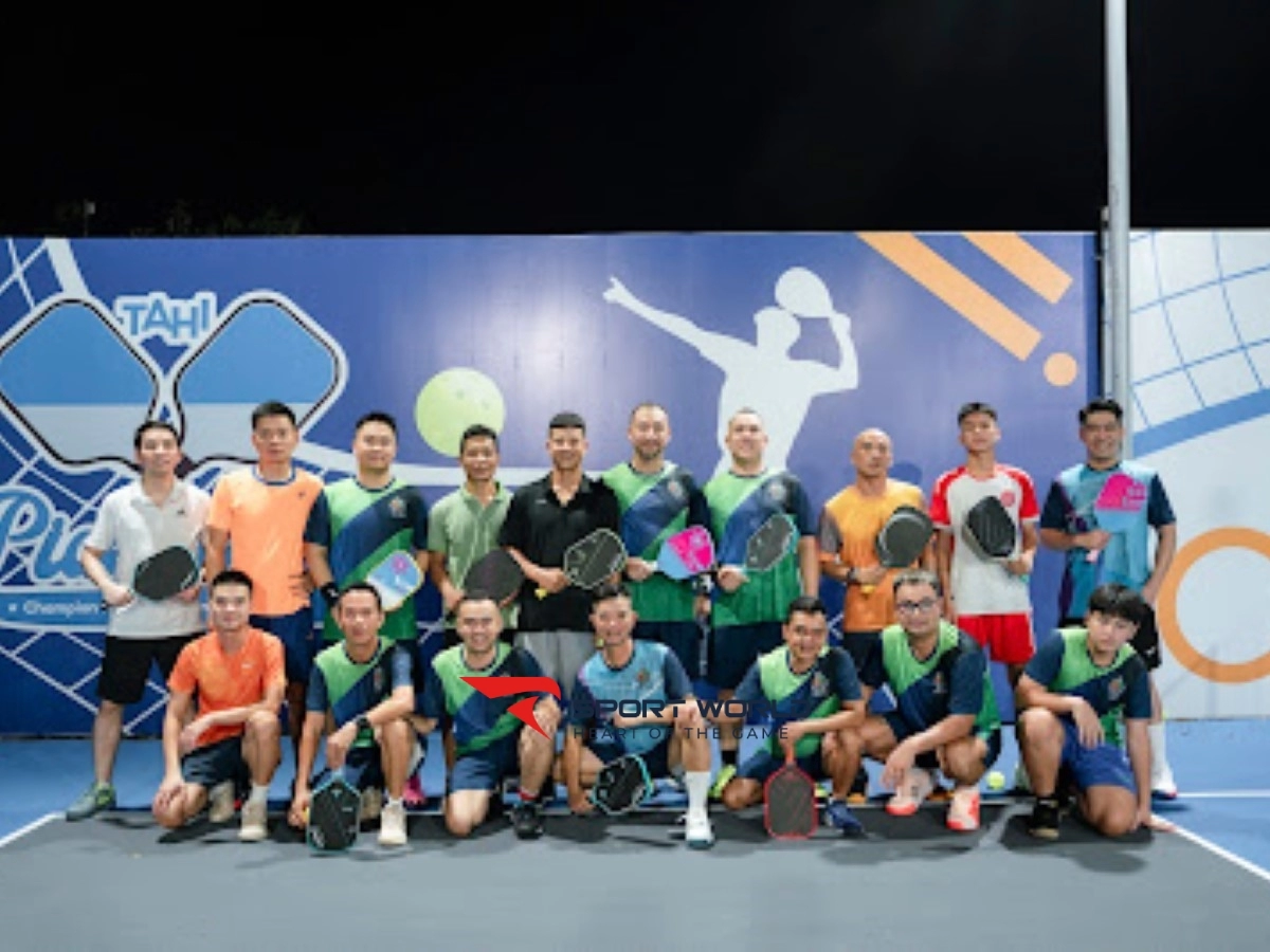 Sân Pickleball Môi Trường