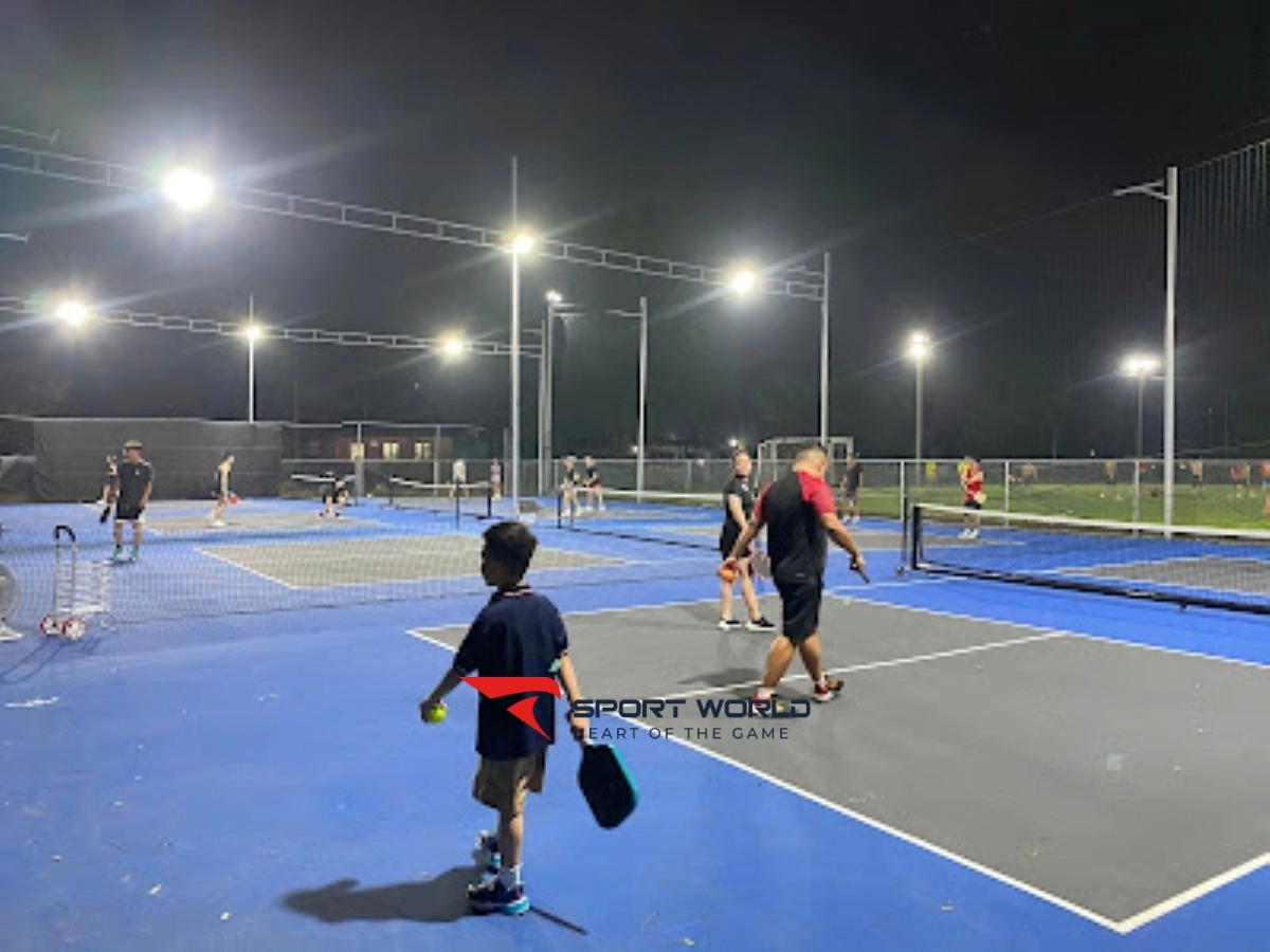 Sân Pickleball Môi Trường