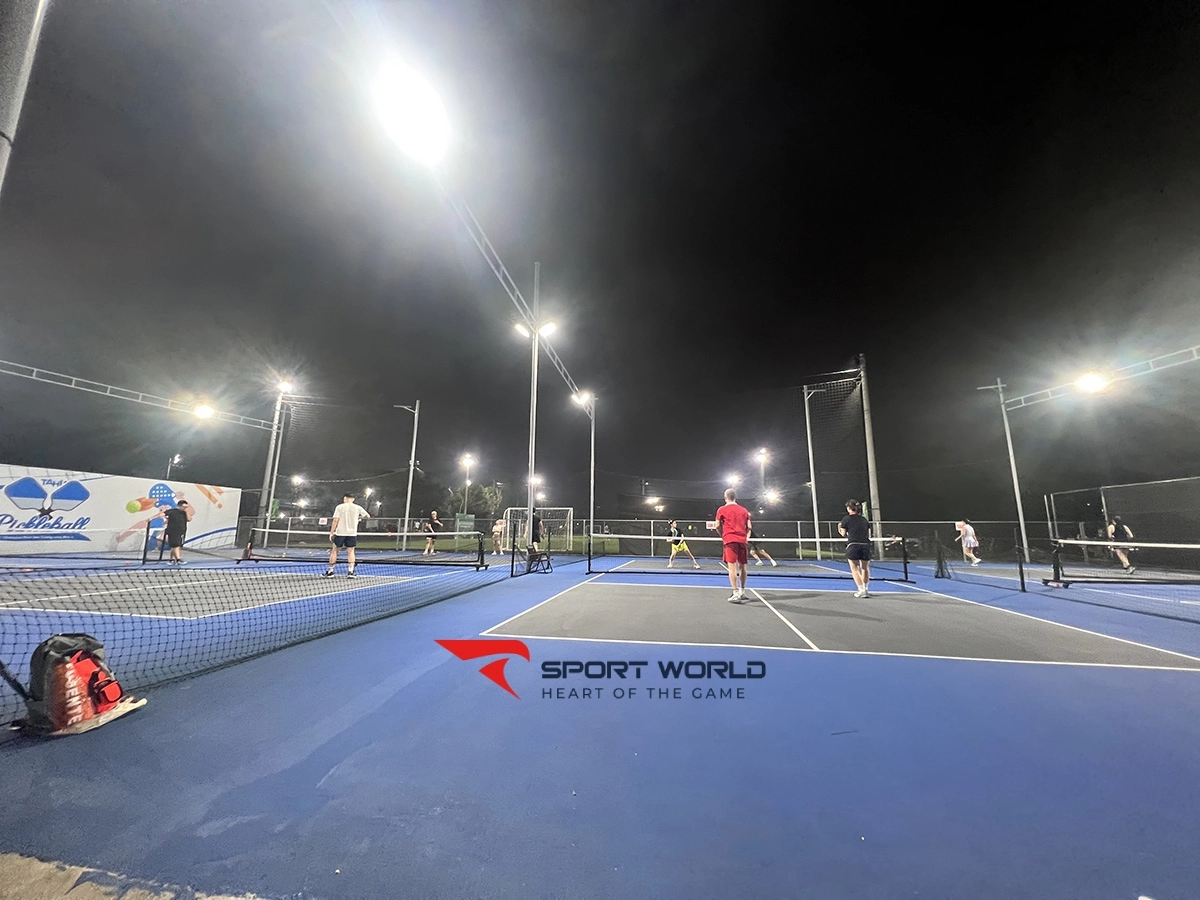 Sân Pickleball Môi Trường