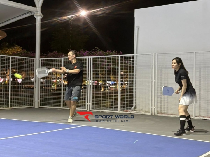 Sola Cafe & Pickleball