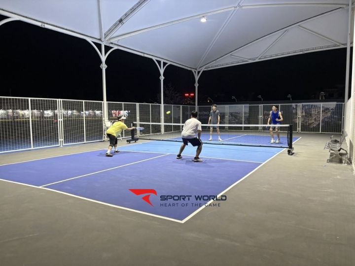 Sola Cafe & Pickleball