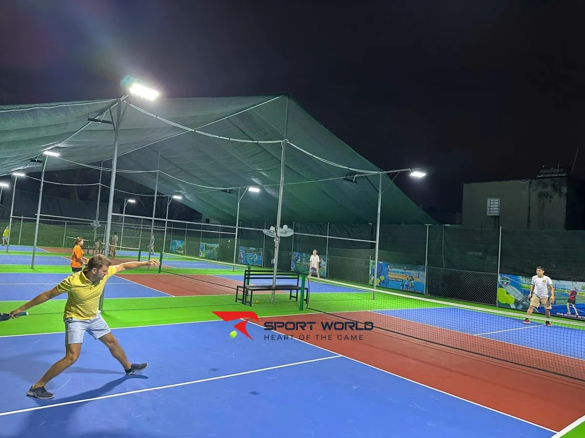 Sân Pickleball & Coffee Q12