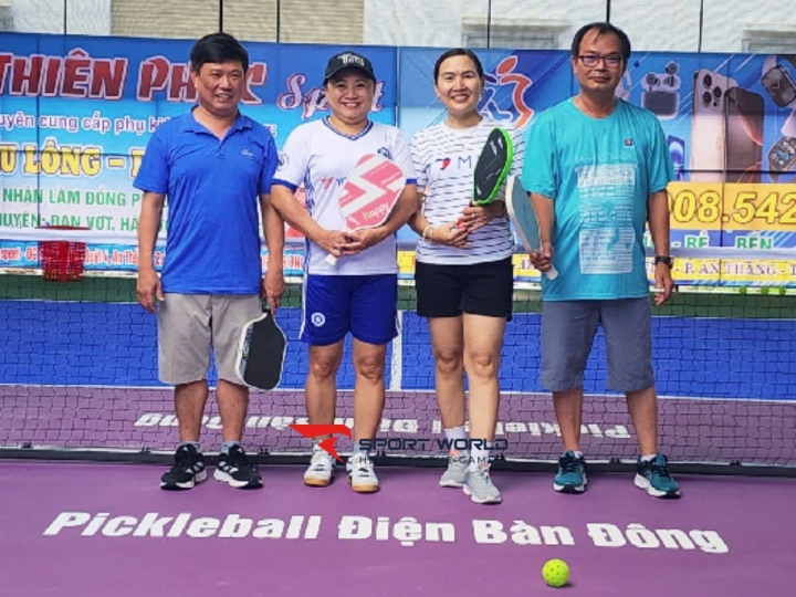 Sân Pickleball Và Cầu Lông Điện Bàn Đông