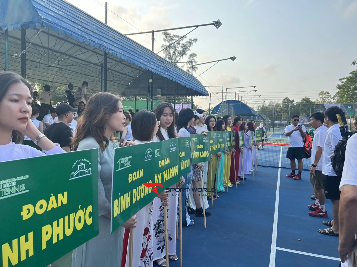 Sân tennis nhà thi đấu đa năng Thành Phố Cần Thơ