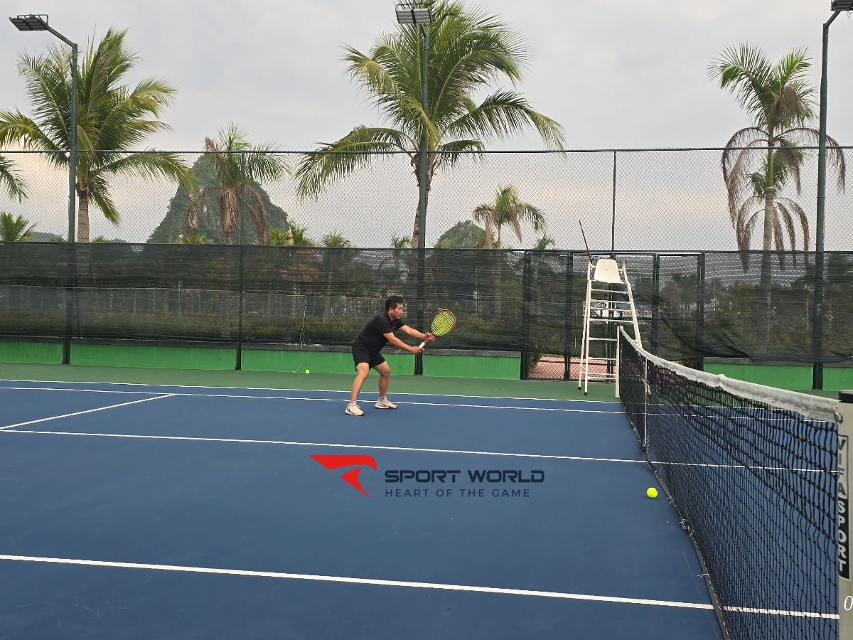 Sân tennis Đầm Sen