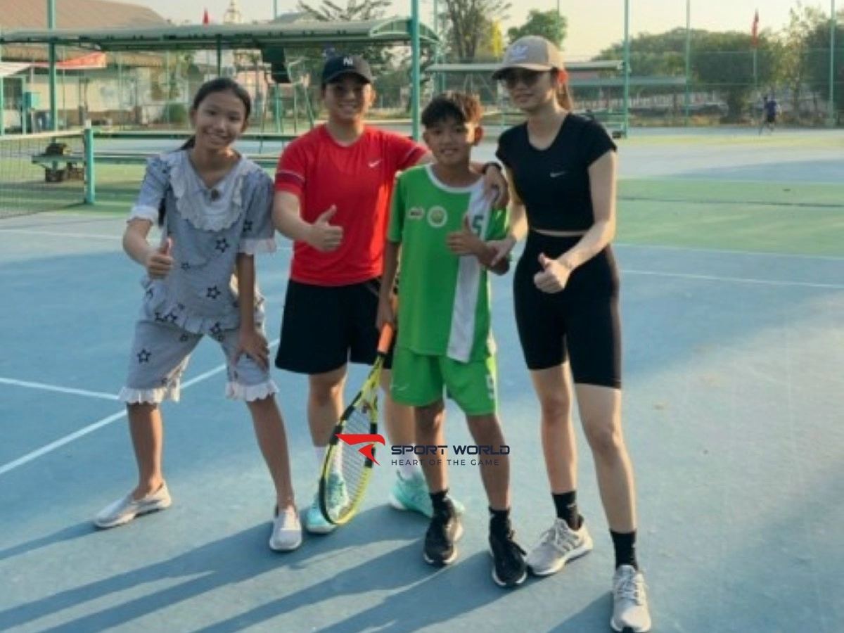 Sân tennis Bờ Đông