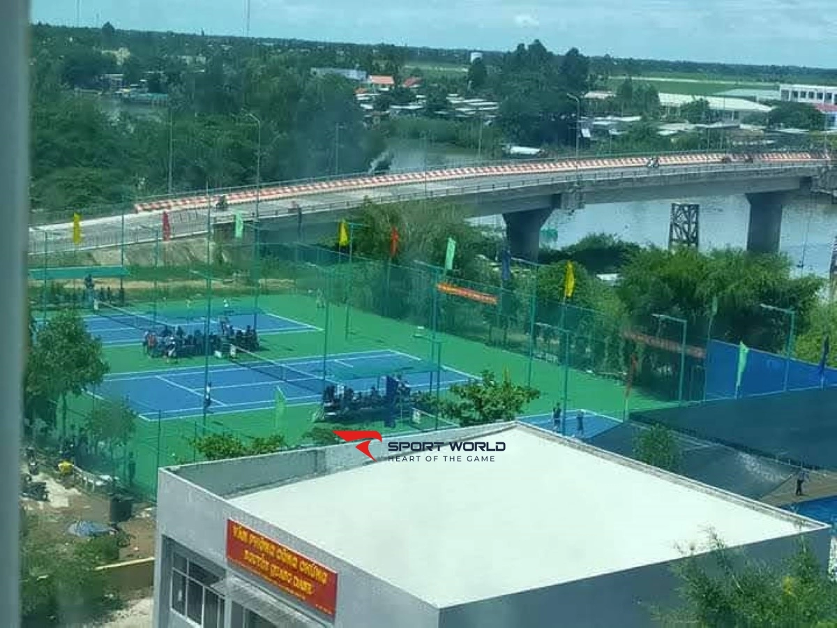 Sân tennis Bờ Đông