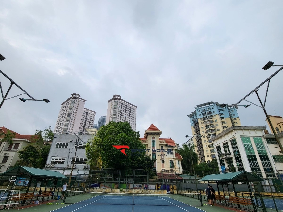 Sân Tennis Làng Quốc tế Thăng long