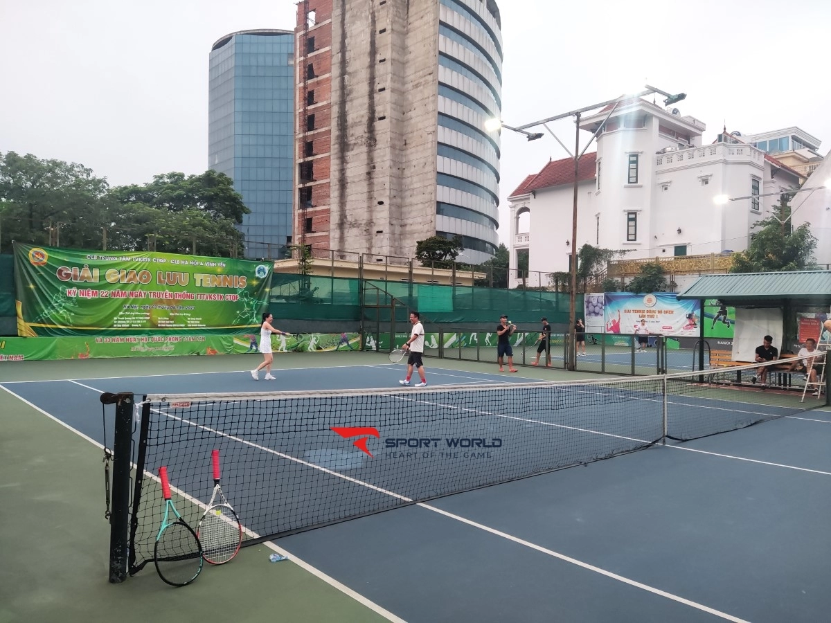 Sân Tennis Làng Quốc tế Thăng long