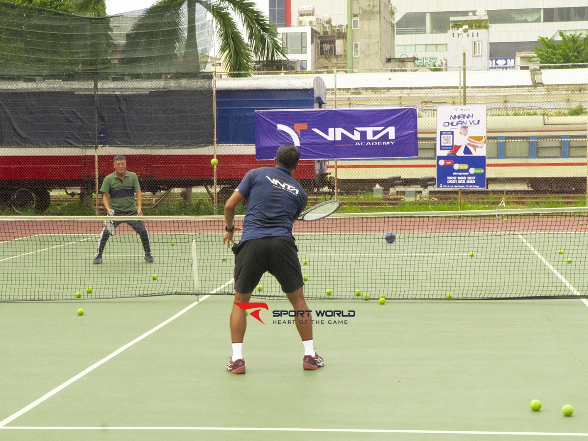 Sân Tennis Nhà Thi Đấu Cầu Giấy