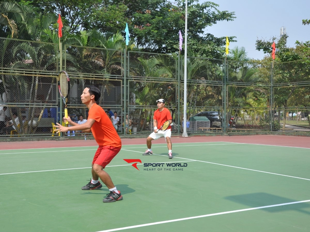 Sân tennis Việt Hưng