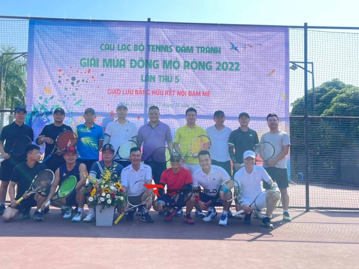 Sân tennis Đầm Trành