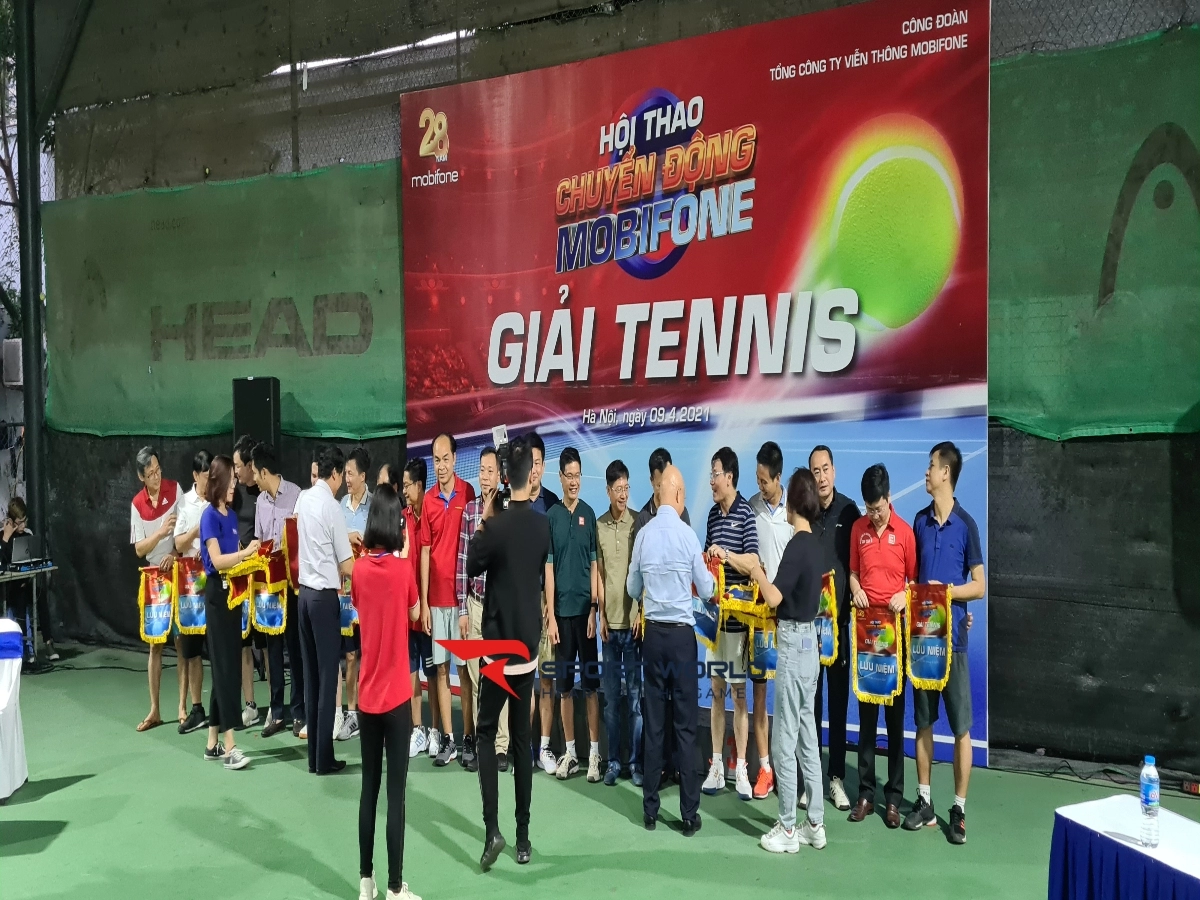 Sân tennis bộ công an Nguyễn Xiển