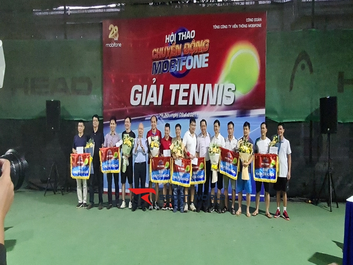 Sân tennis bộ công an Nguyễn Xiển