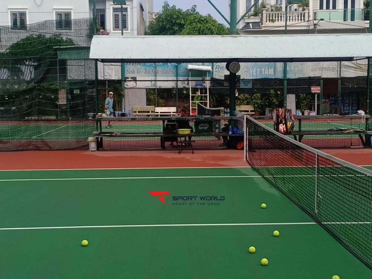 Sân tennis Quyết Tâm