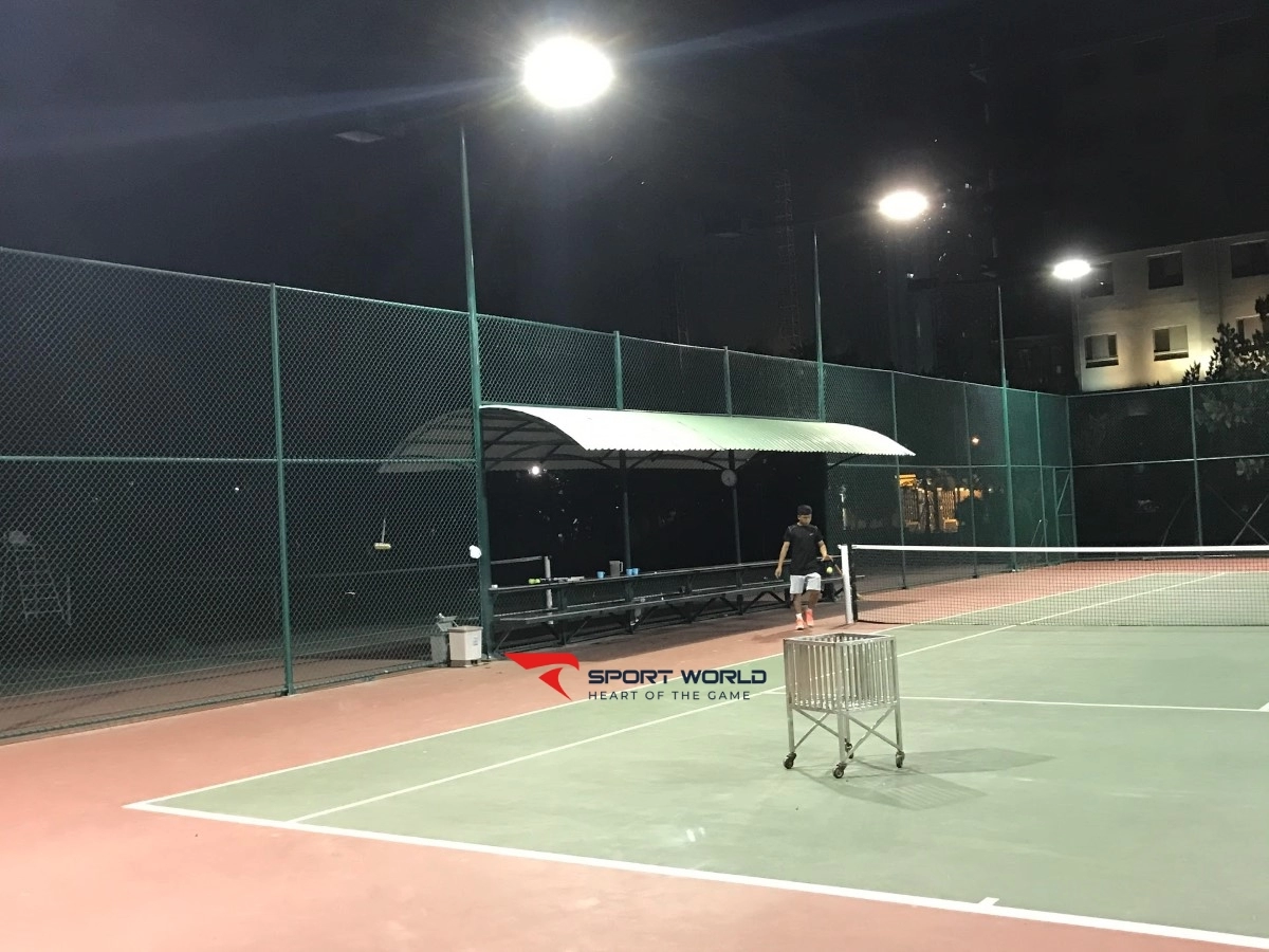 Nguyệt Quế tennis courts