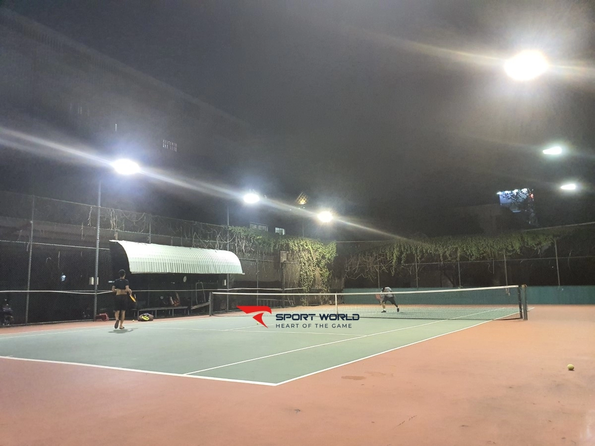 Sân tennis 242 Cộng Hòa