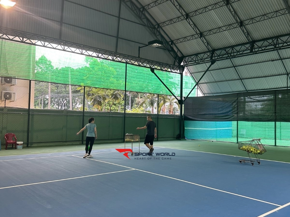 Sân Tennis Mái Che 18D Cộng Hòa