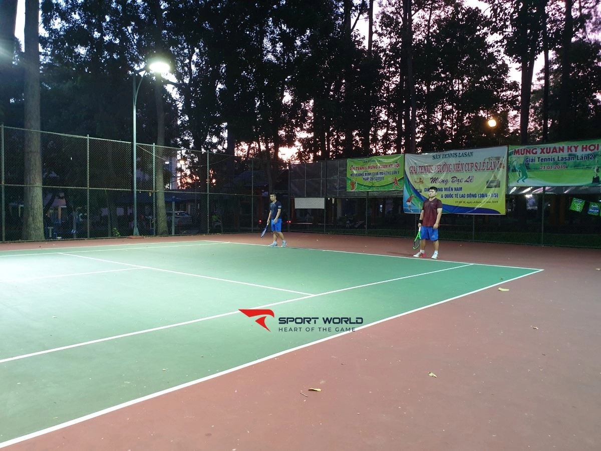 Sân Tennis CĐ Công Nghệ Thủ Đức