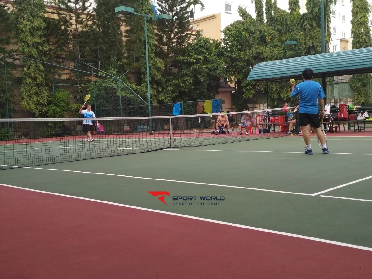 Sân tennis Hồng Ân