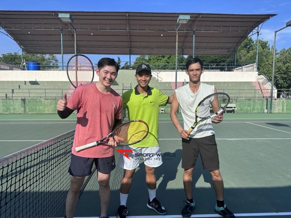 Sân bóng đá & Tennis Nguyên Khanh