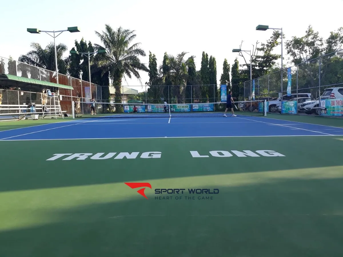 Sân tennis Trung Long