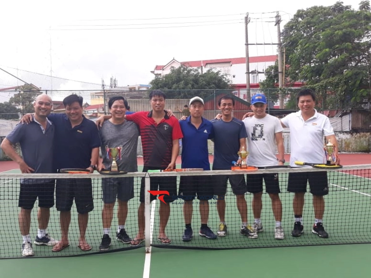 Sân tennis Bể bơi