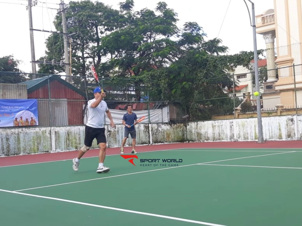 Sân tennis Bể bơi