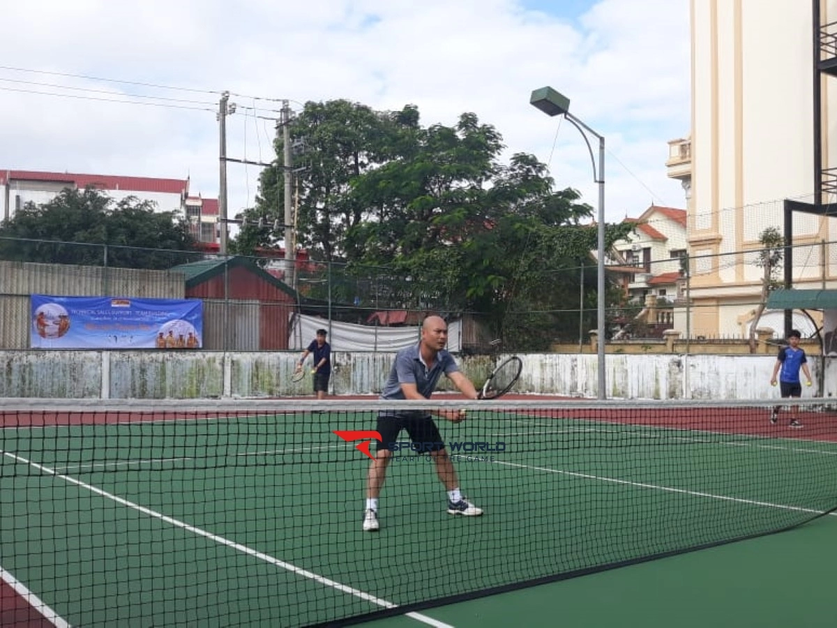 Sân tennis Bể bơi