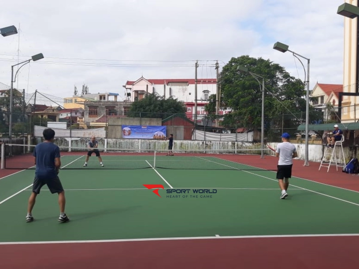 Sân tennis Bể bơi