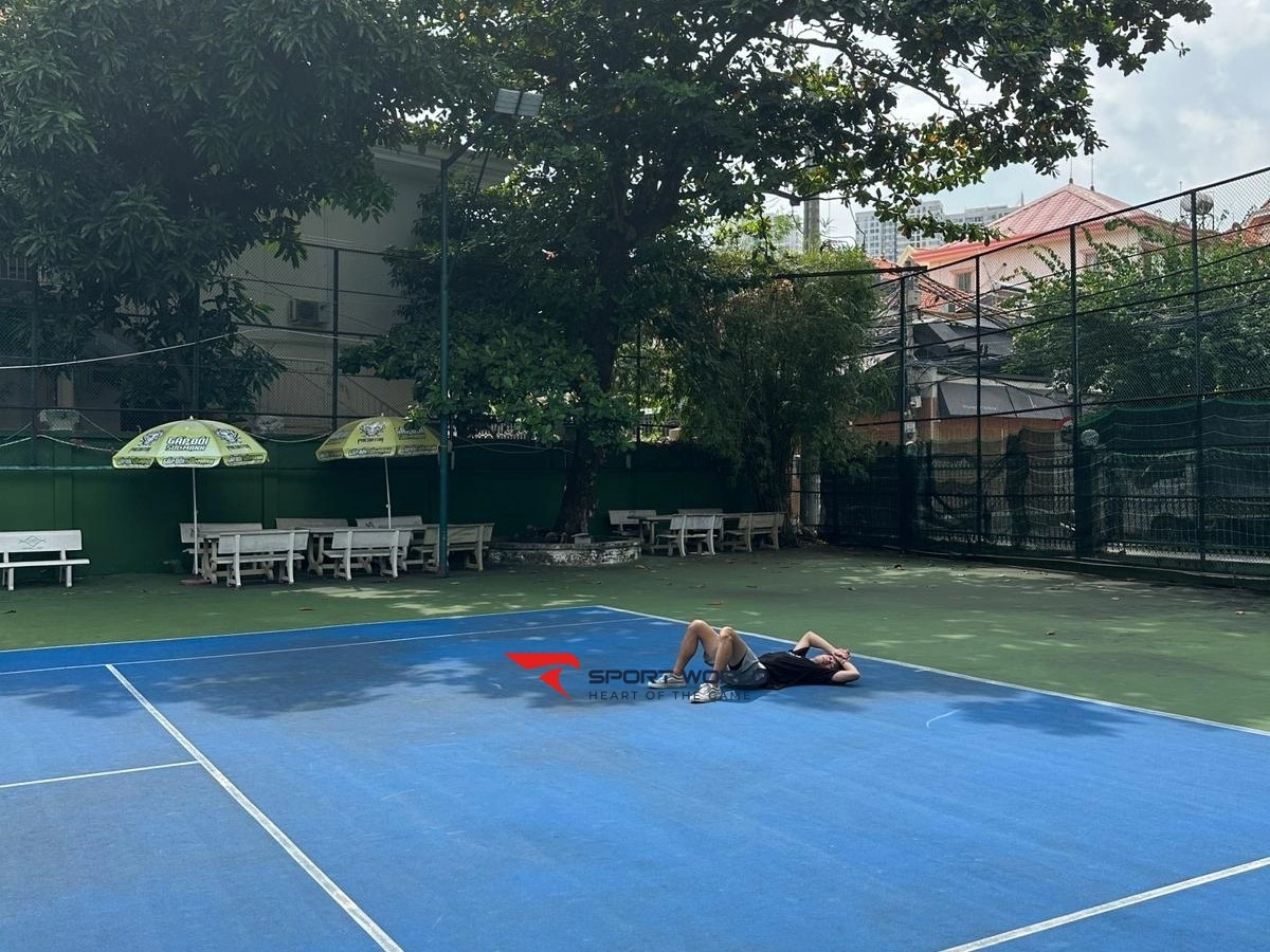 Sân tennis Thép Miền Nam