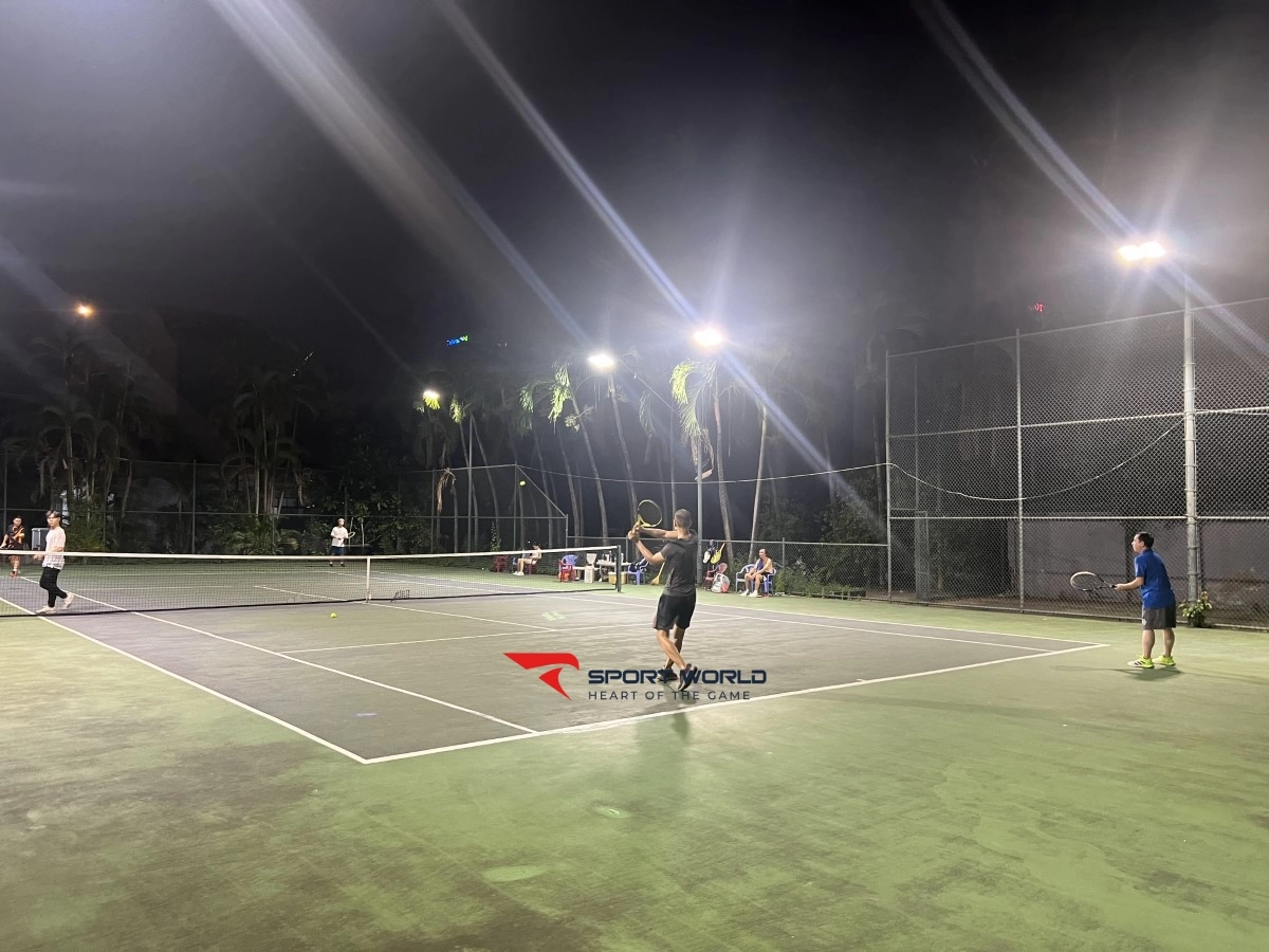 Sân tennis Trúc Giang