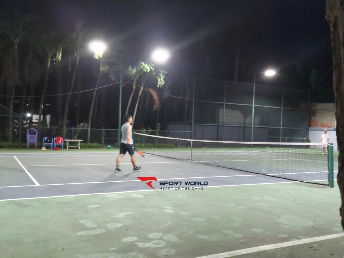 Sân tennis Trúc Giang