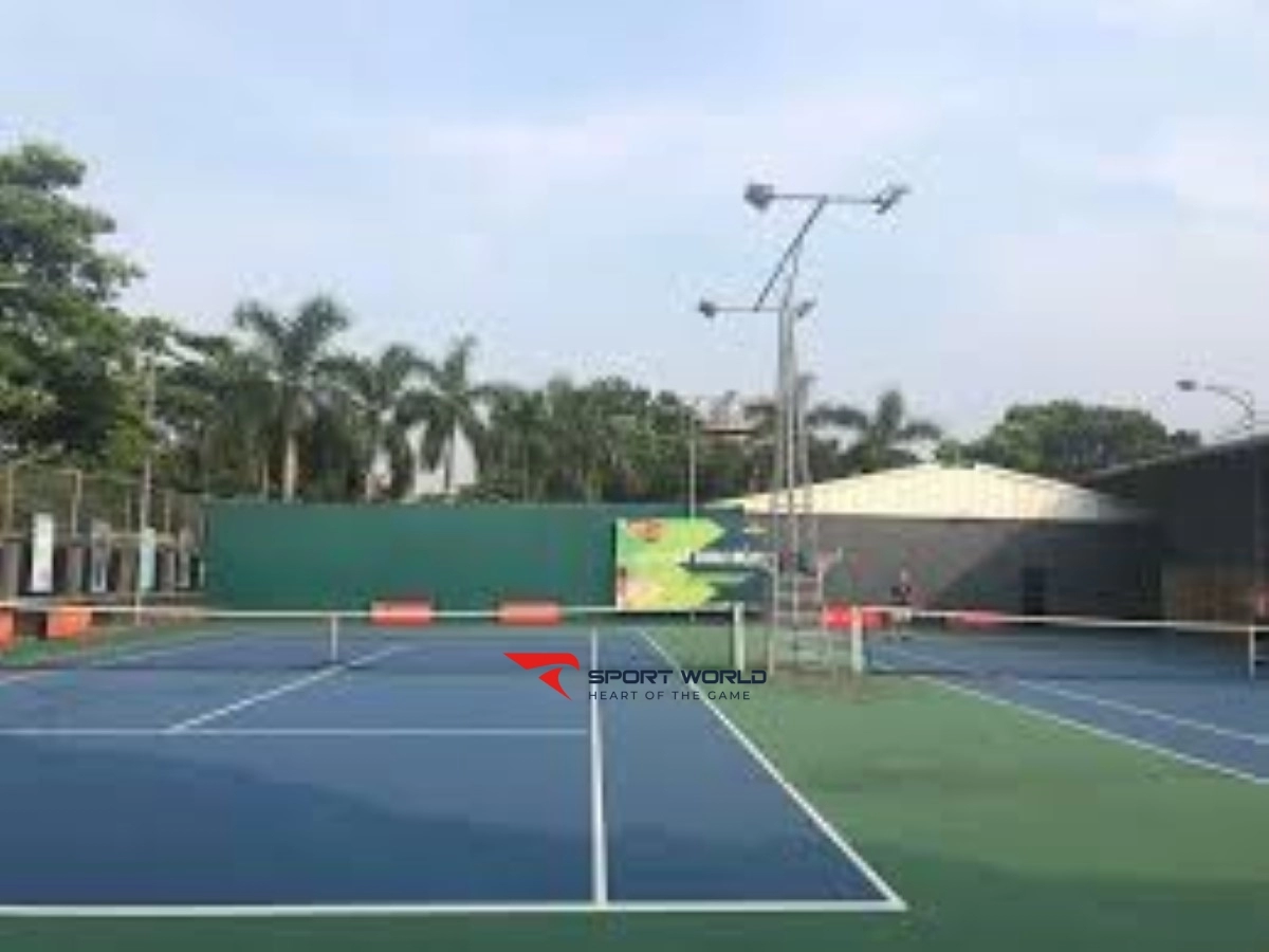 Sân Tennis Trung Tâm